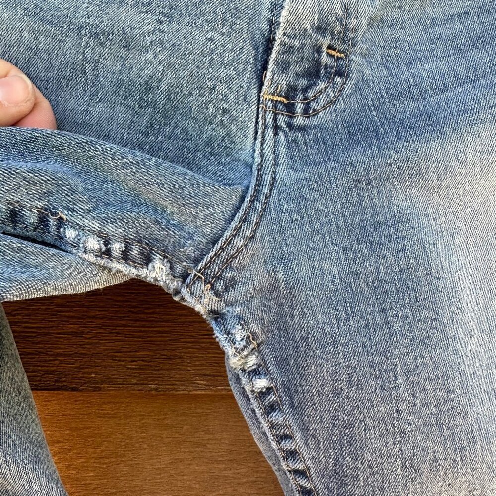 Wrangler Men’s Relaxed Fit Y2K Vintage Medium Blue Jeans Size 32 - Picture 4 of 13